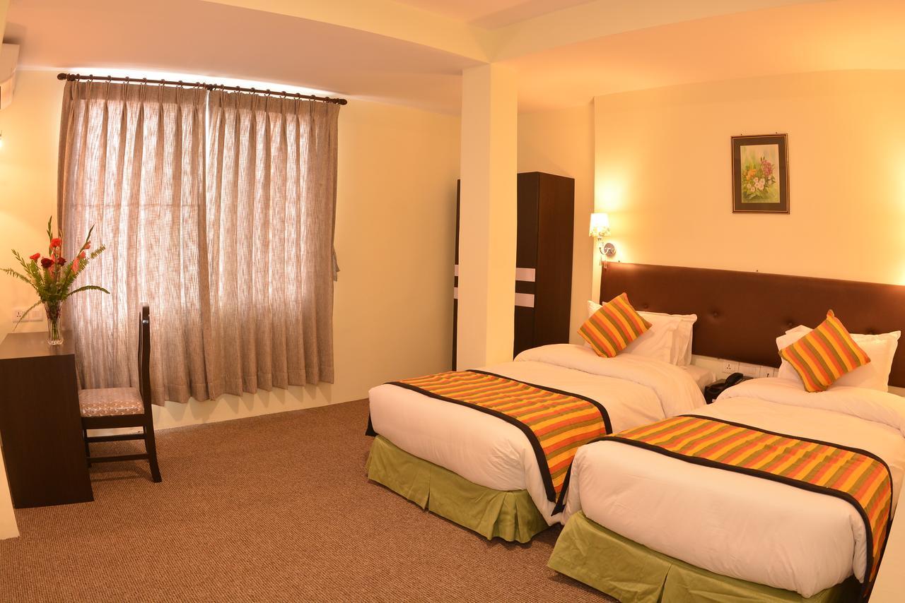 Hotel Serenity カトマンズ エクステリア 写真